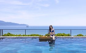 Jbay Beachfront Boutique Hotel