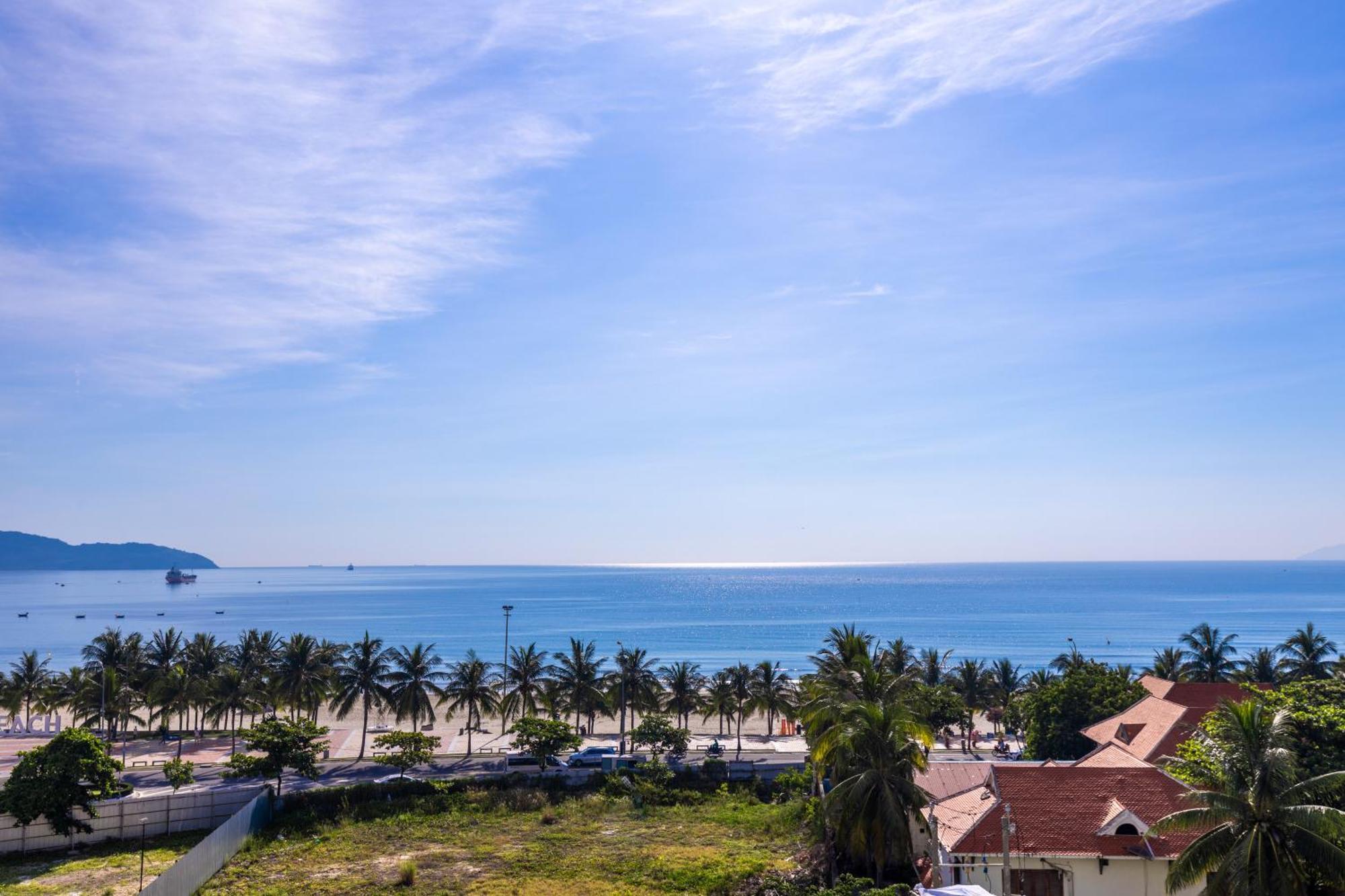 Jbay Beachfront Boutique Hotel Danang Exterior photo