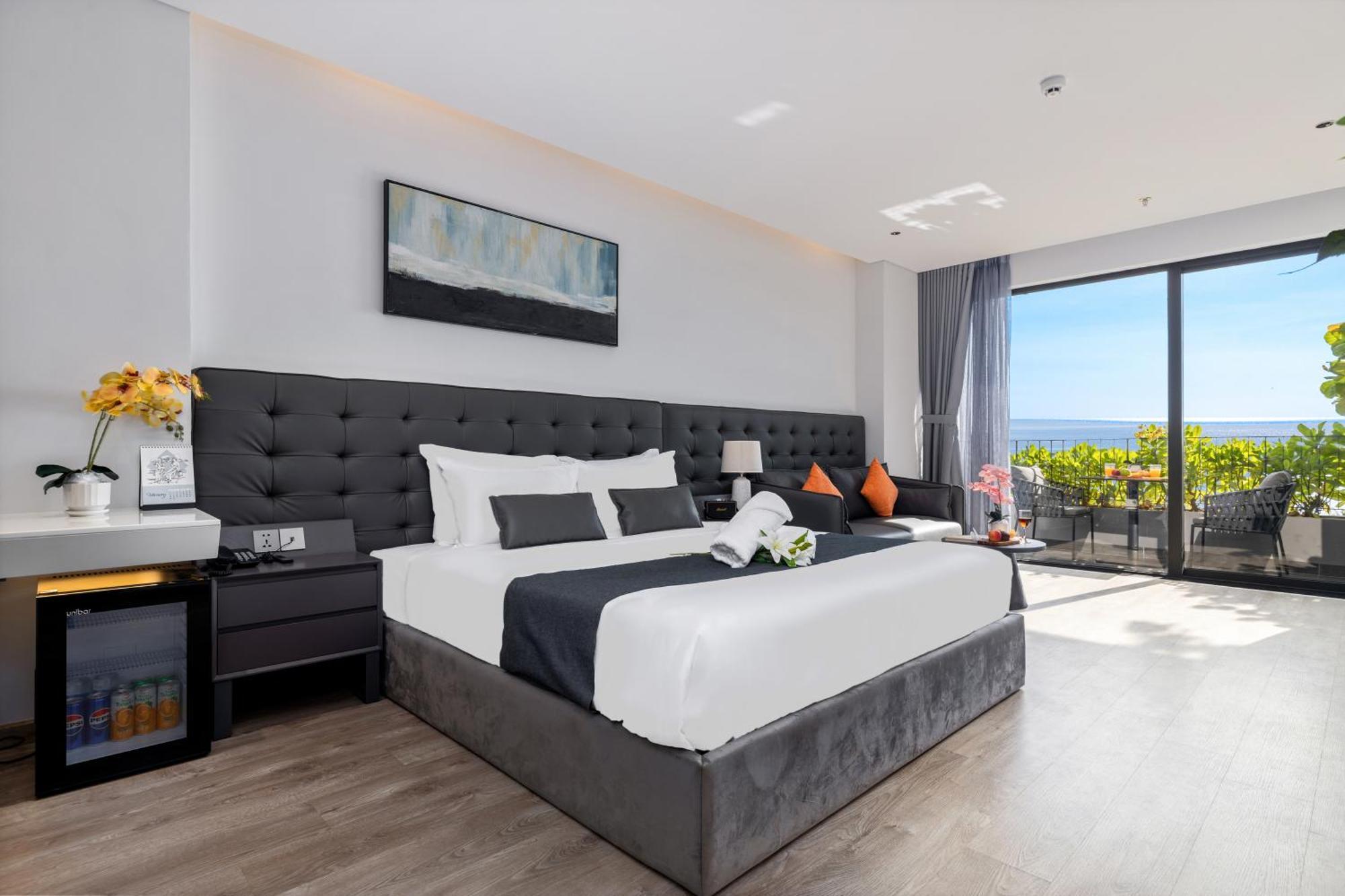 Jbay Beachfront Boutique Hotel Danang Exterior photo