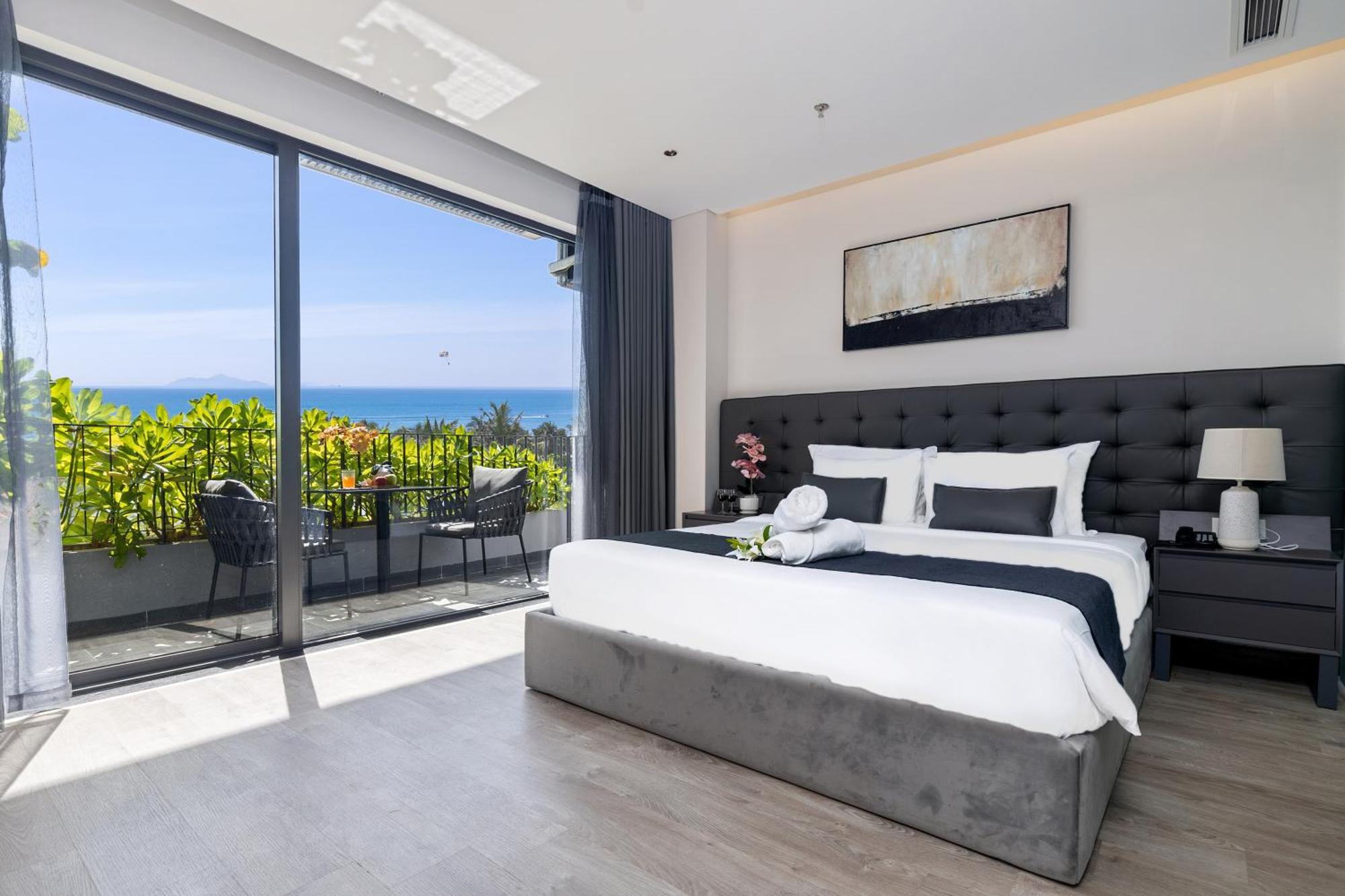 Jbay Beachfront Boutique Hotel Danang Exterior photo