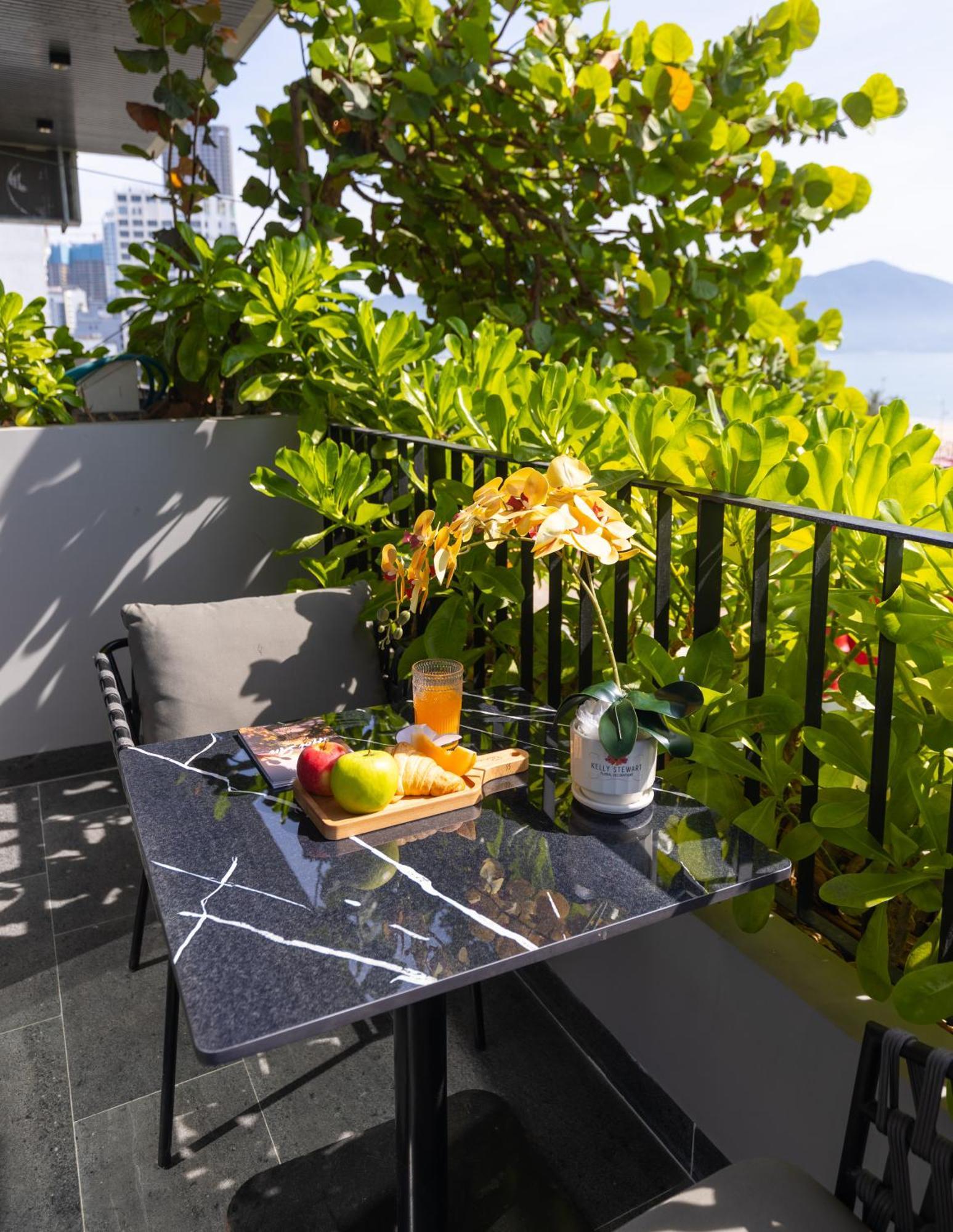 Jbay Beachfront Boutique Hotel Danang Exterior photo