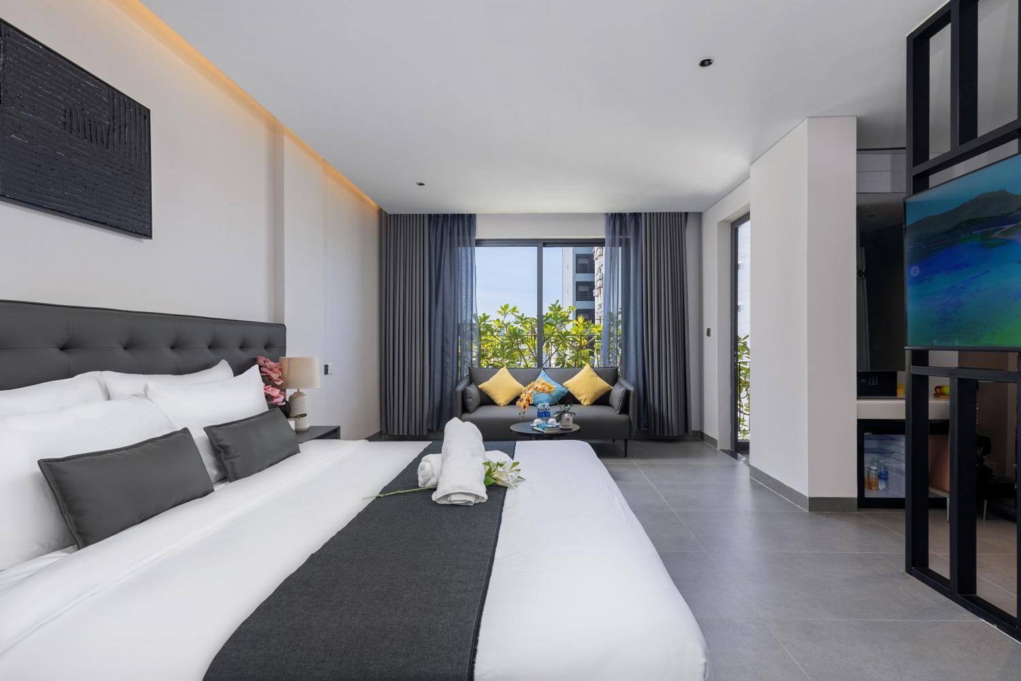 Jbay Beachfront Boutique Hotel Danang Exterior photo