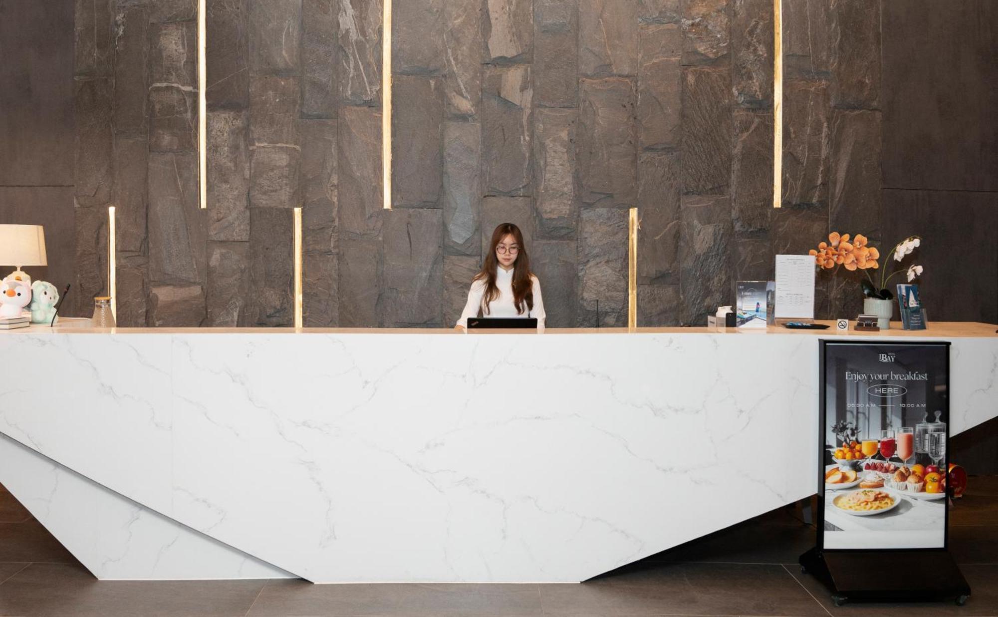 Jbay Beachfront Boutique Hotel Danang Exterior photo