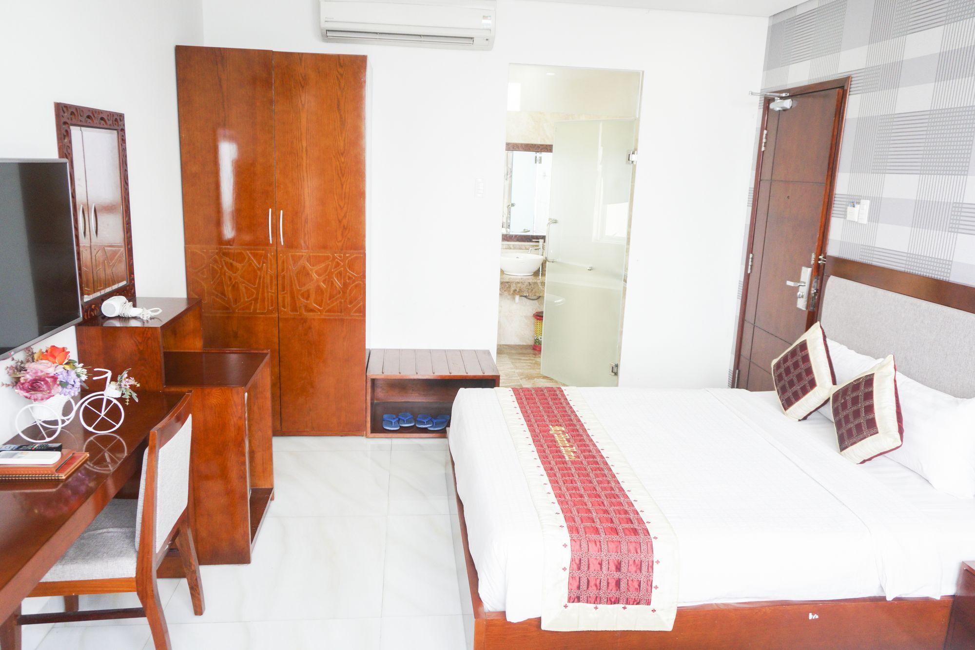 Jbay Beachfront Boutique Hotel Danang Exterior photo