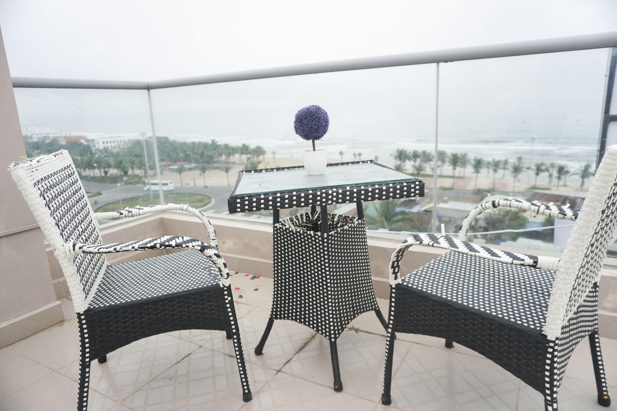 Jbay Beachfront Boutique Hotel Danang Exterior photo